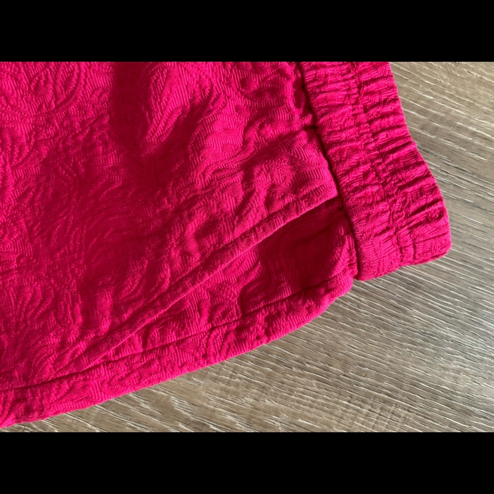 Shorts - Picture 3 of 4